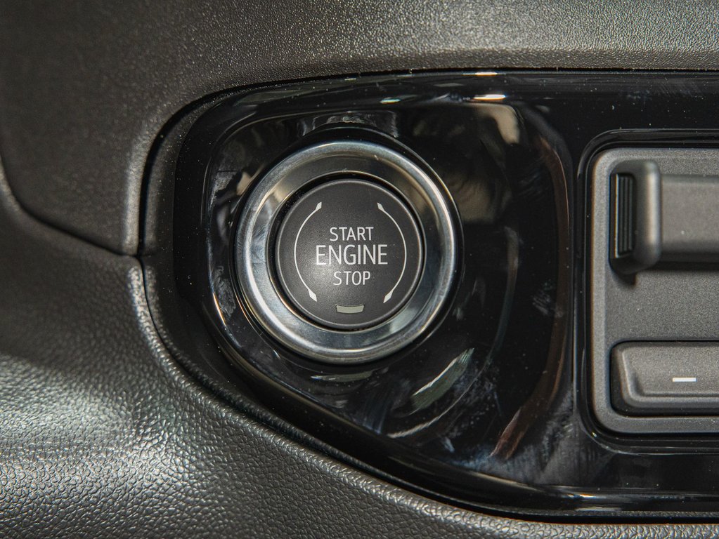 2025 Chevrolet Silverado 1500 in St-Jérôme, Quebec - 22 - w1024h768px
