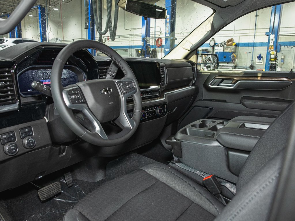 2025 Chevrolet Silverado 1500 in St-Jérôme, Quebec - 12 - w1024h768px