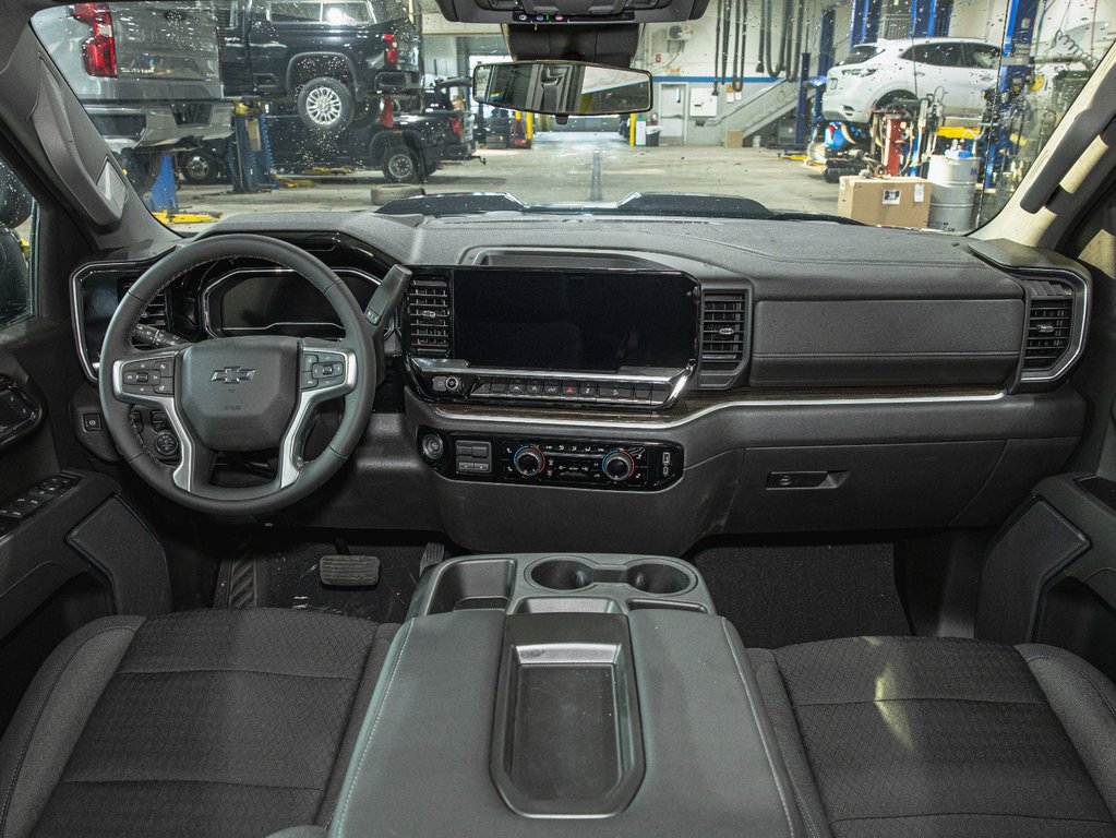 2025 Chevrolet Silverado 1500 in St-Jérôme, Quebec - 4 - w1024h768px