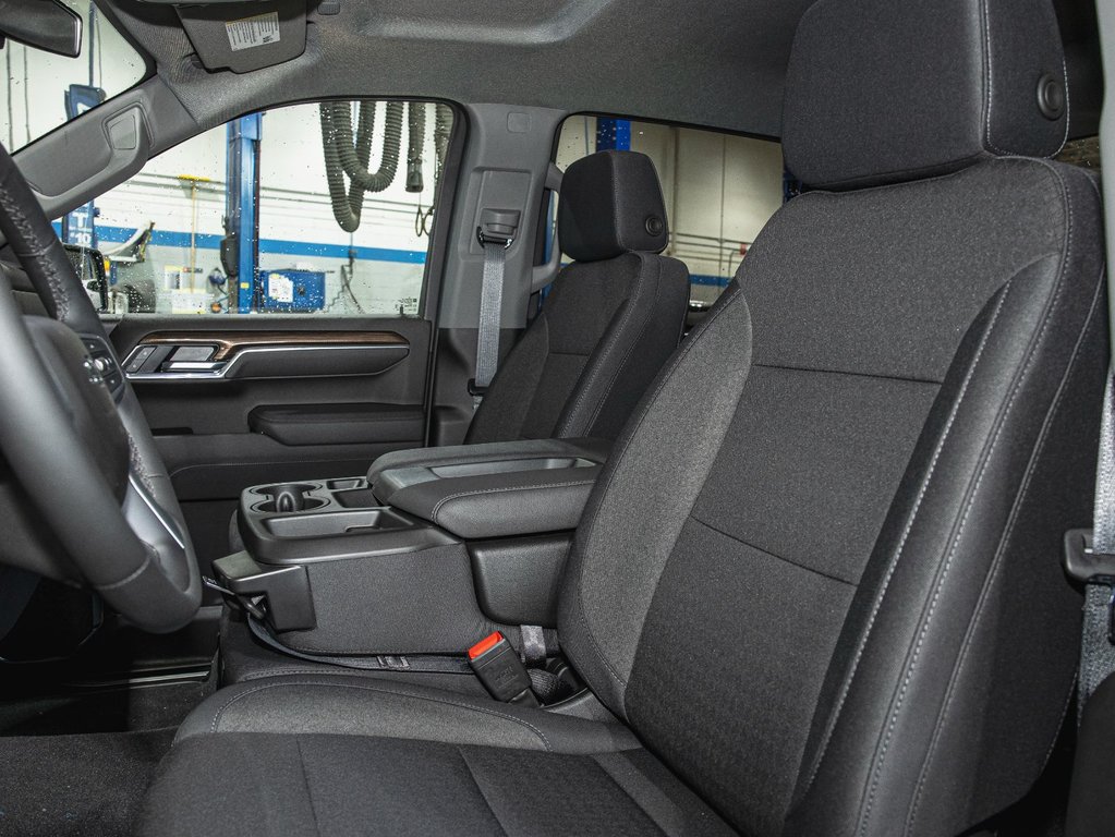 2025 Chevrolet Silverado 1500 in St-Jérôme, Quebec - 11 - w1024h768px