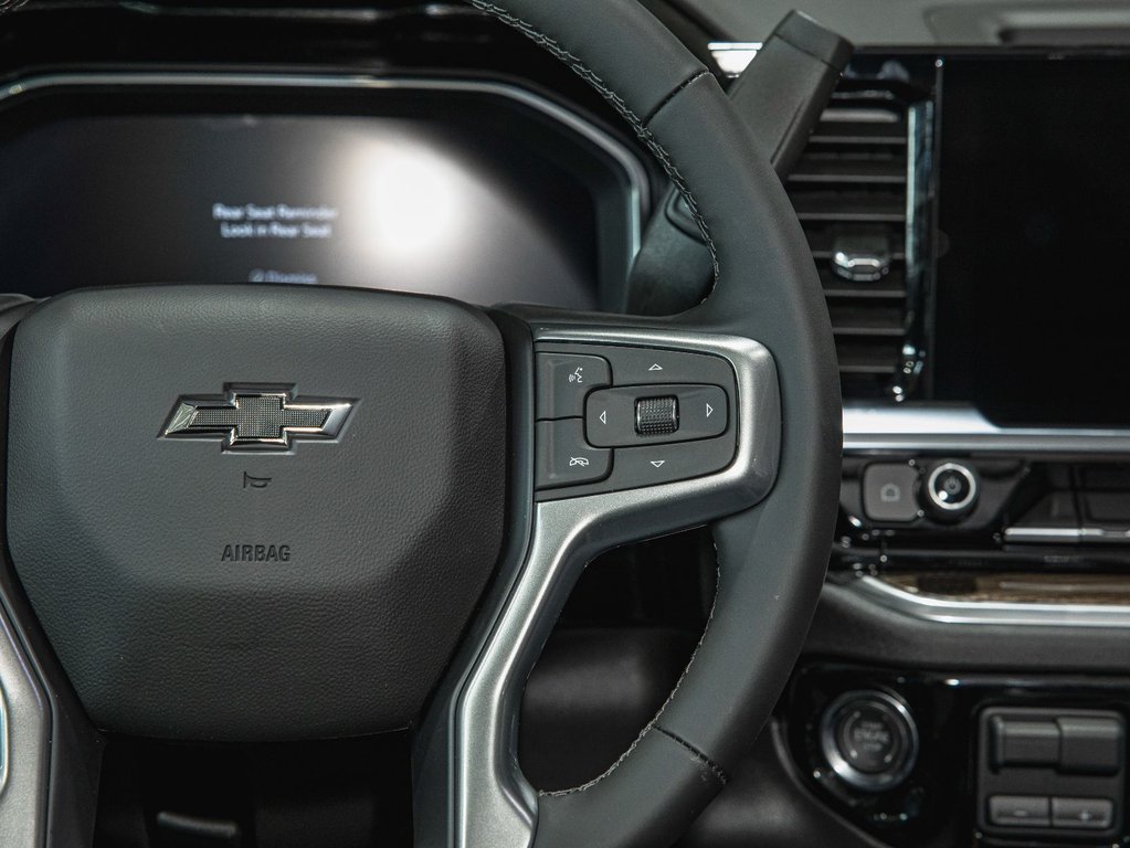 2025 Chevrolet Silverado 1500 in St-Jérôme, Quebec - 16 - w1024h768px