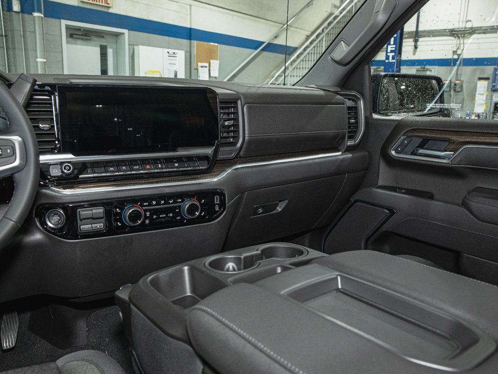 2025 Chevrolet Silverado 1500 in St-Jérôme, Quebec - 19 - w1024h768px
