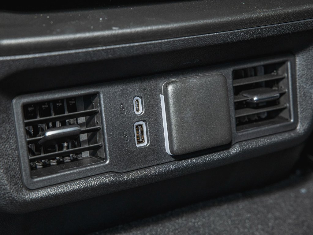 2025 Chevrolet Silverado 1500 in St-Jérôme, Quebec - 31 - w1024h768px