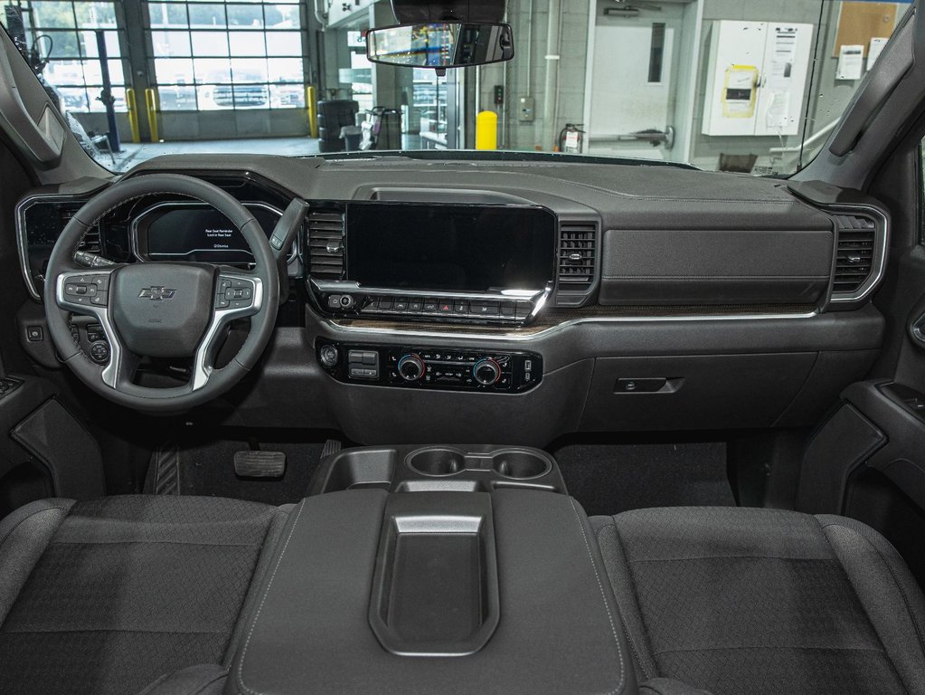 2025 Chevrolet Silverado 1500 in St-Jérôme, Quebec - 4 - w1024h768px