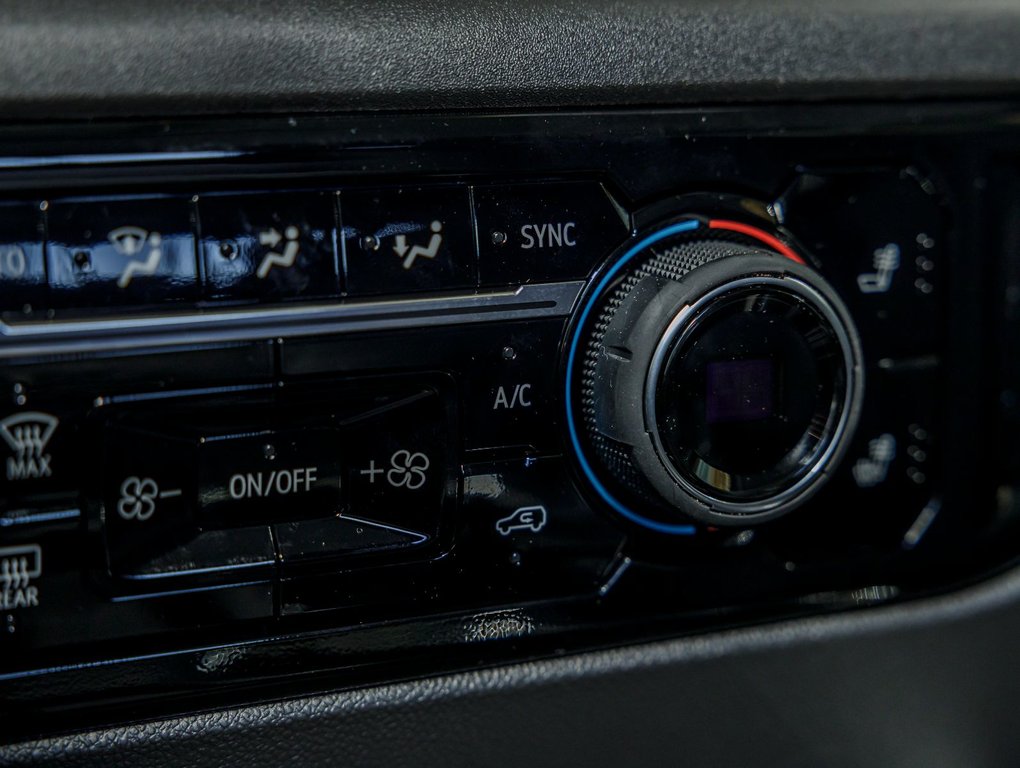 2025 Chevrolet Silverado 1500 in St-Jérôme, Quebec - 23 - w1024h768px