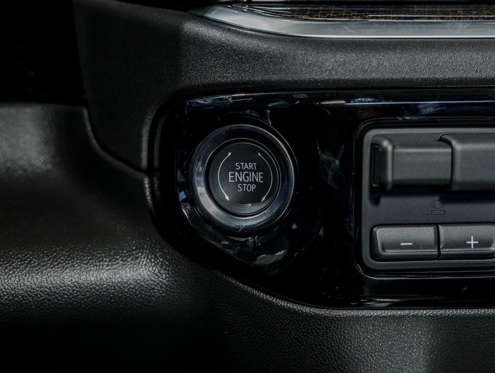 2025 Chevrolet Silverado 1500 in St-Jérôme, Quebec - 20 - w1024h768px