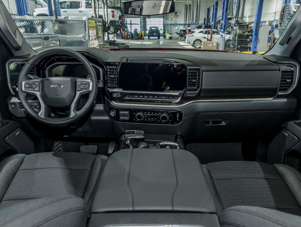 2025 Chevrolet Silverado 1500 in St-Jérôme, Quebec - 4 - w1024h768px