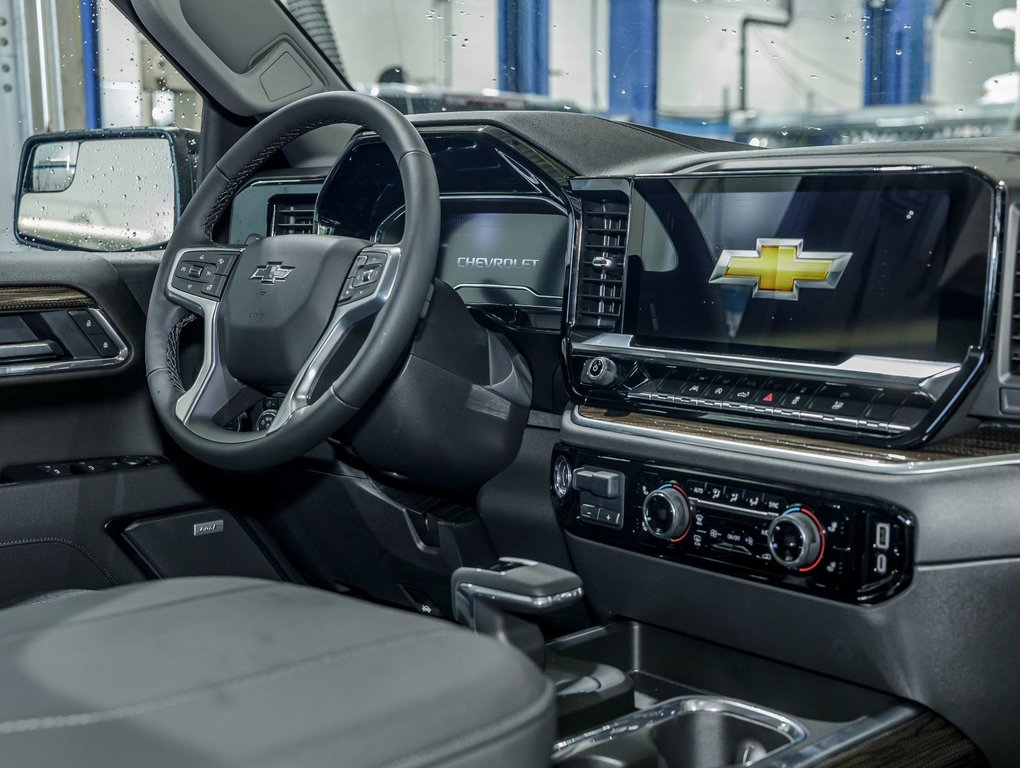 2025 Chevrolet Silverado 1500 in St-Jérôme, Quebec - 30 - w1024h768px