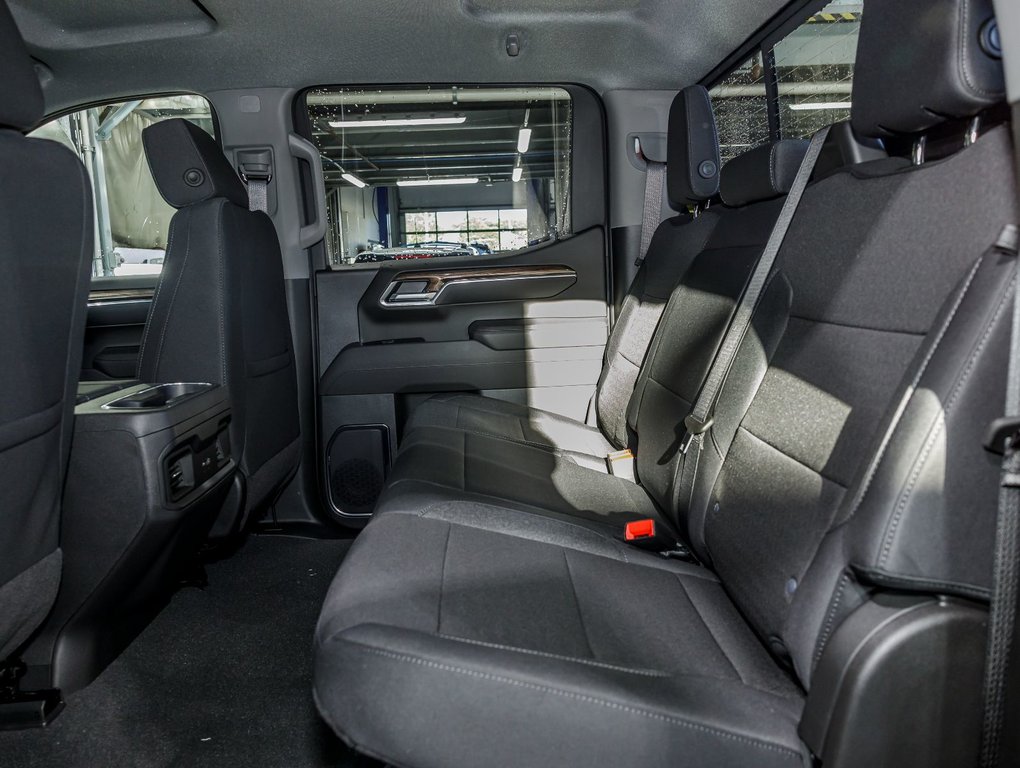 2025 Chevrolet Silverado 1500 in St-Jérôme, Quebec - 31 - w1024h768px
