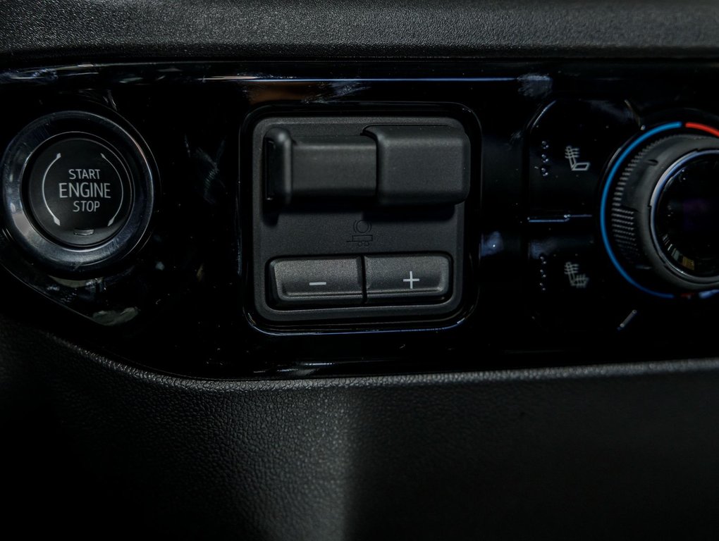 2025 Chevrolet Silverado 1500 in St-Jérôme, Quebec - 25 - w1024h768px