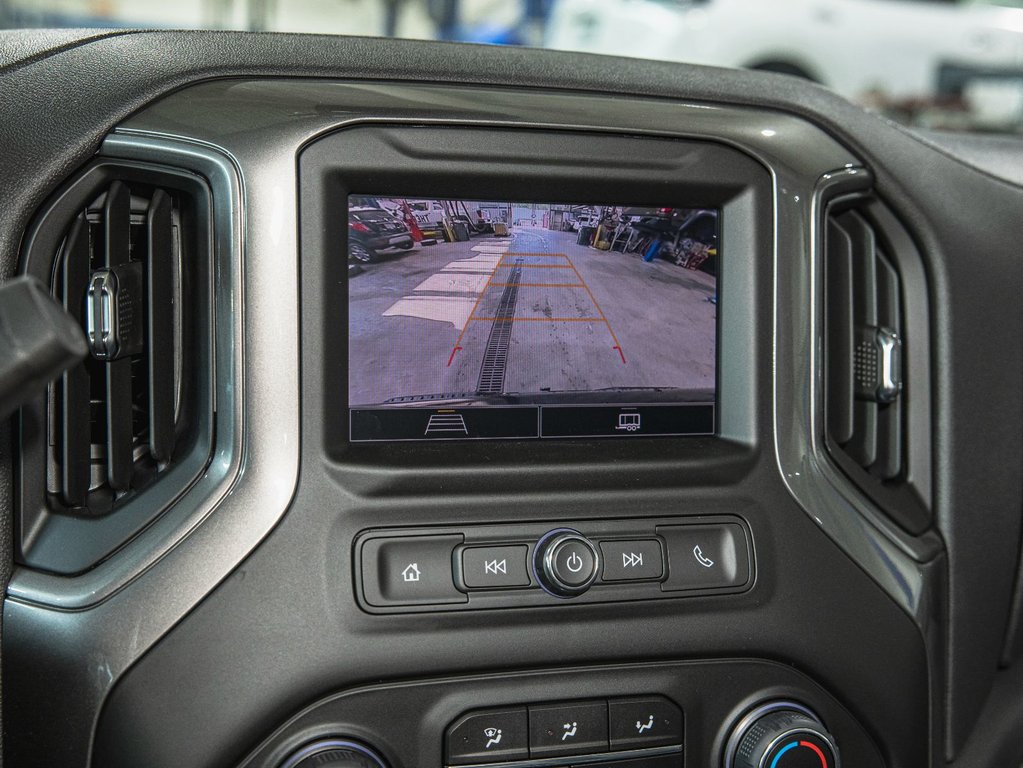 2025 Chevrolet Silverado 1500 in St-Jérôme, Quebec - 16 - w1024h768px