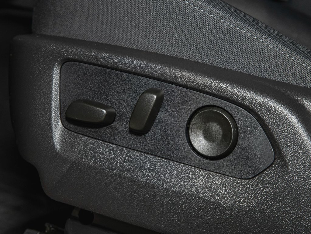 2025 Chevrolet Silverado 1500 in St-Jérôme, Quebec - 23 - w1024h768px