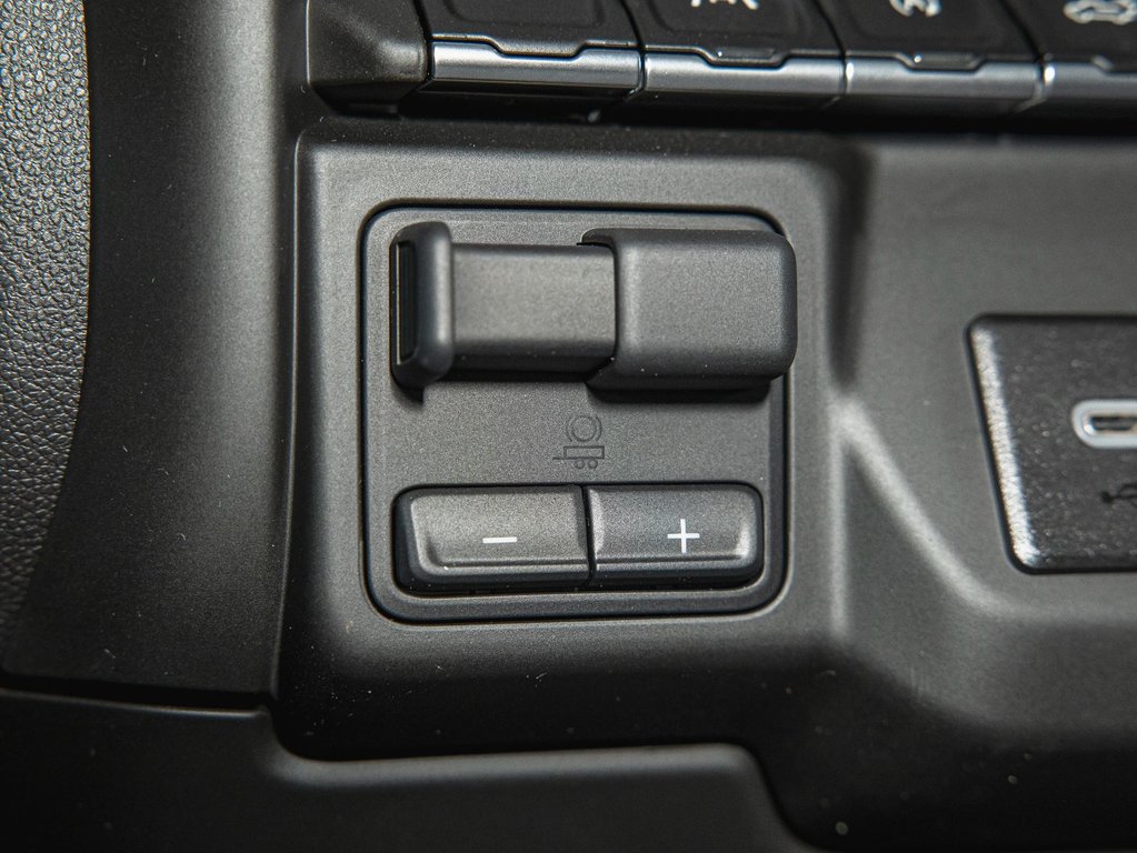 2025 Chevrolet Silverado 1500 in St-Jérôme, Quebec - 22 - w1024h768px