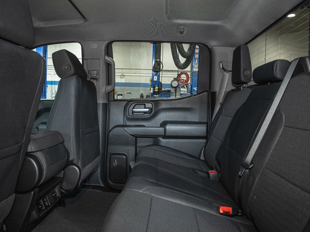 2025 Chevrolet Silverado 1500 in St-Jérôme, Quebec - 27 - w1024h768px