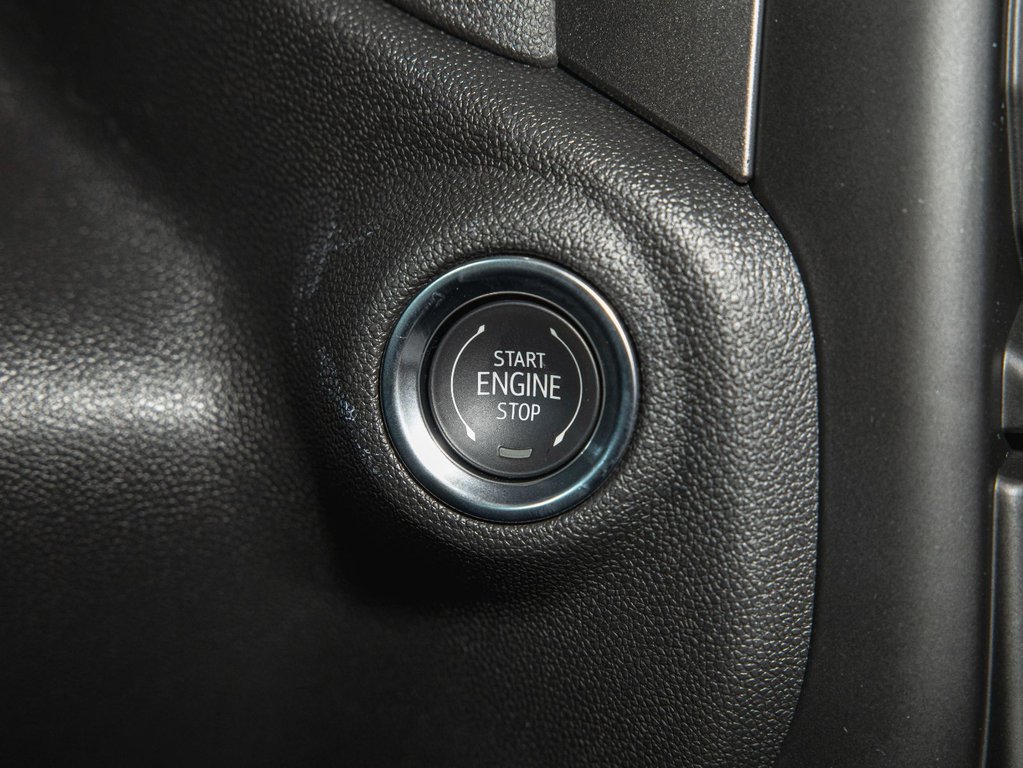 2025 Chevrolet Silverado 1500 in St-Jérôme, Quebec - 18 - w1024h768px