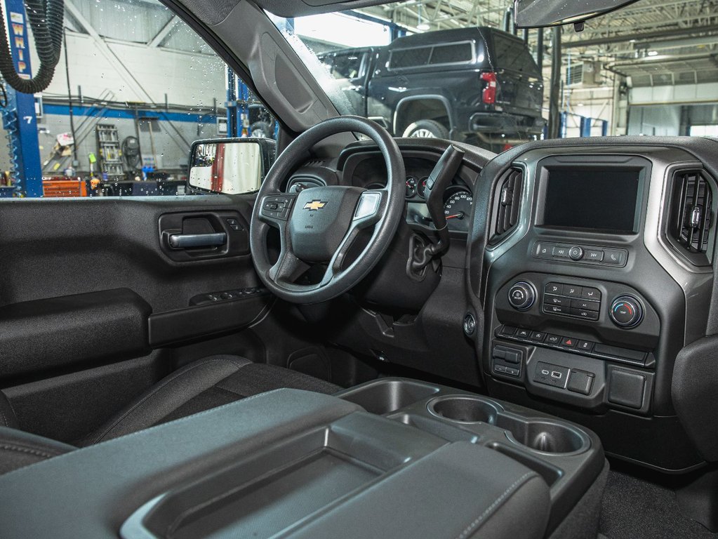 2025 Chevrolet Silverado 1500 in St-Jérôme, Quebec - 26 - w1024h768px