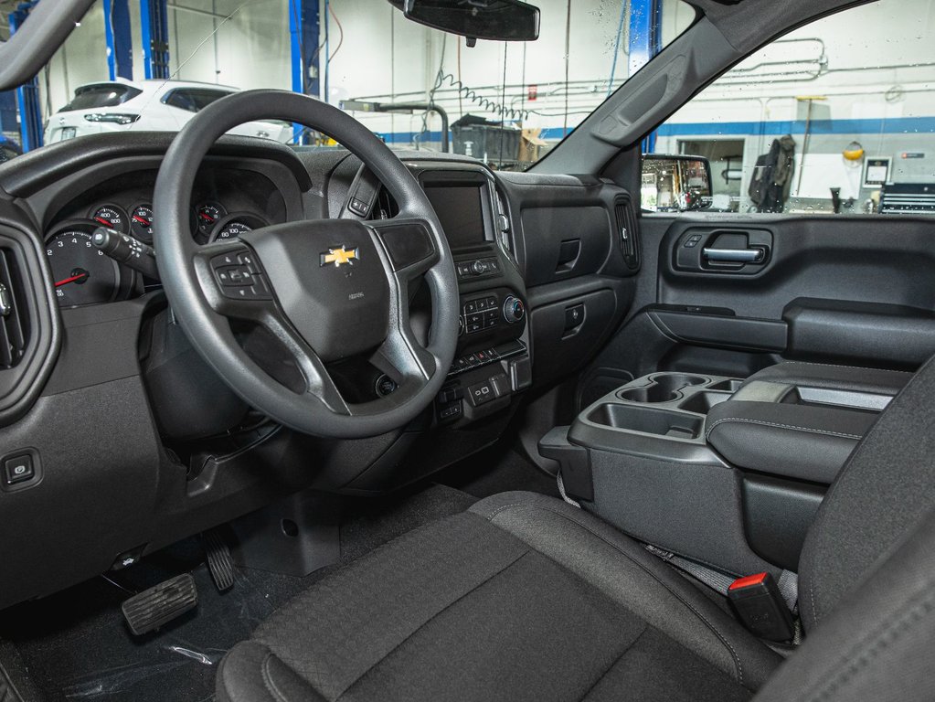 2025 Chevrolet Silverado 1500 in St-Jérôme, Quebec - 11 - w1024h768px