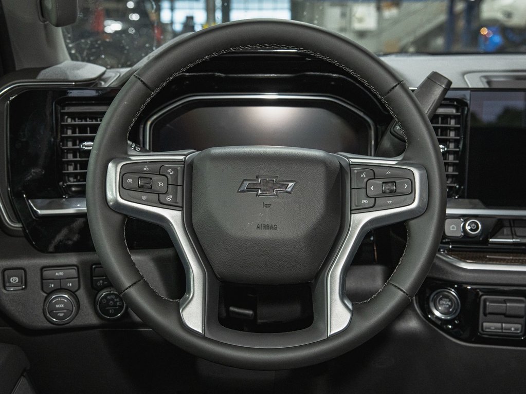 2025 Chevrolet Silverado 1500 in St-Jérôme, Quebec - 13 - w1024h768px