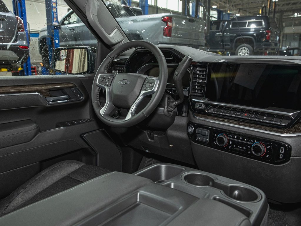2025 Chevrolet Silverado 1500 in St-Jérôme, Quebec - 29 - w1024h768px