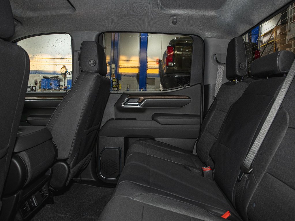 2025 Chevrolet Silverado 1500 in St-Jérôme, Quebec - 30 - w1024h768px