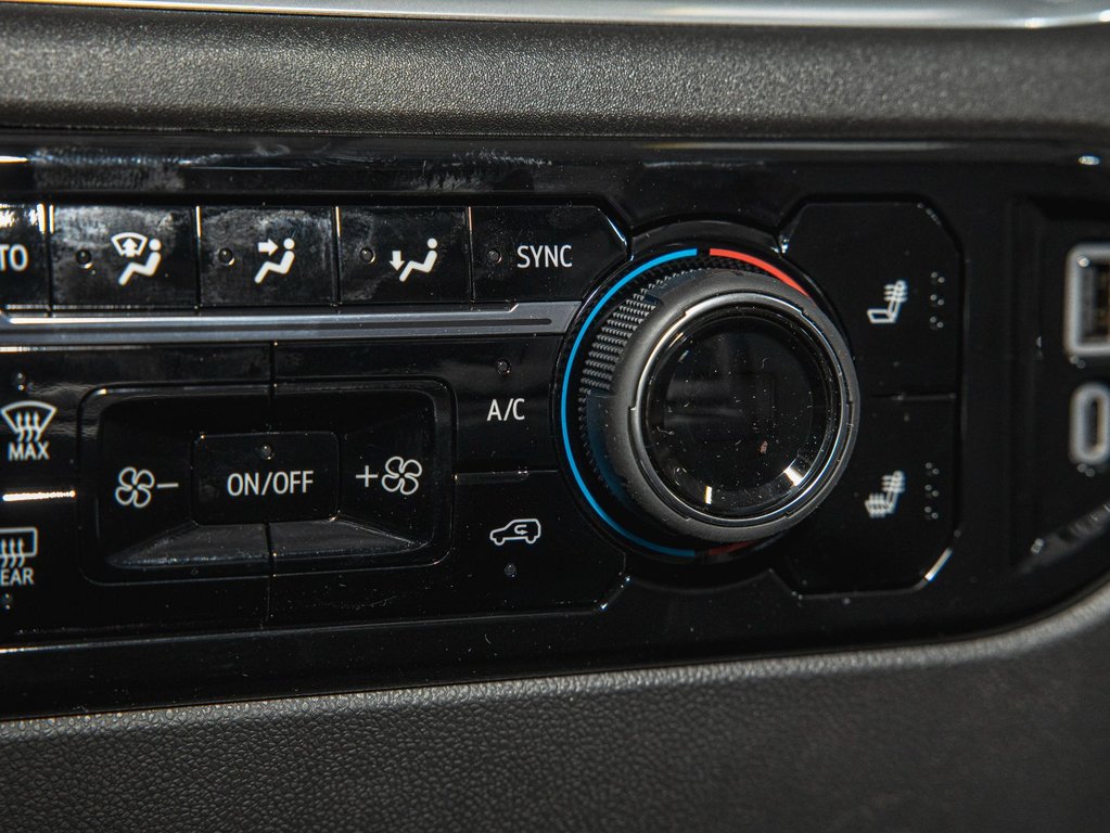 2025 Chevrolet Silverado 1500 in St-Jérôme, Quebec - 23 - w1024h768px