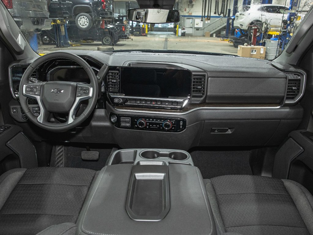 2025 Chevrolet Silverado 1500 in St-Jérôme, Quebec - 4 - w1024h768px