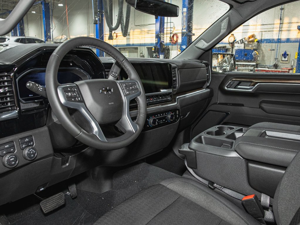 2025 Chevrolet Silverado 1500 in St-Jérôme, Quebec - 12 - w1024h768px