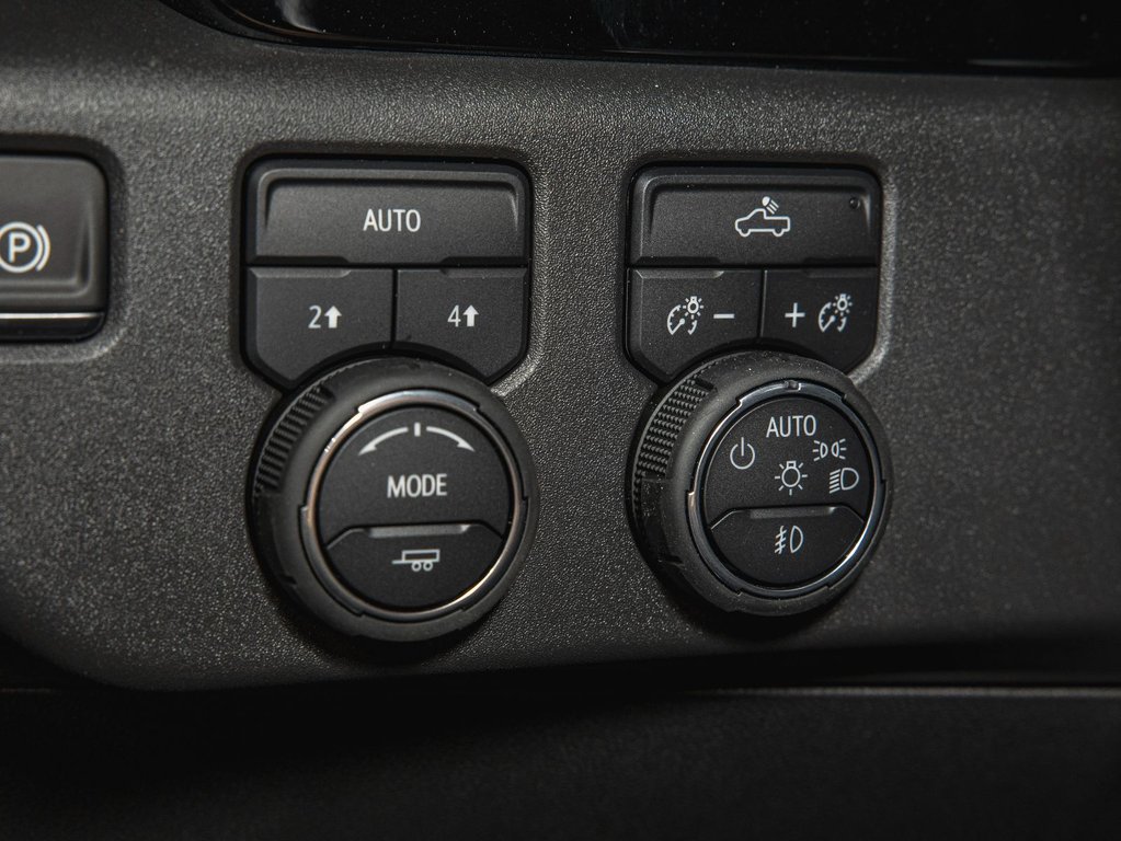 2025 Chevrolet Silverado 1500 in St-Jérôme, Quebec - 24 - w1024h768px