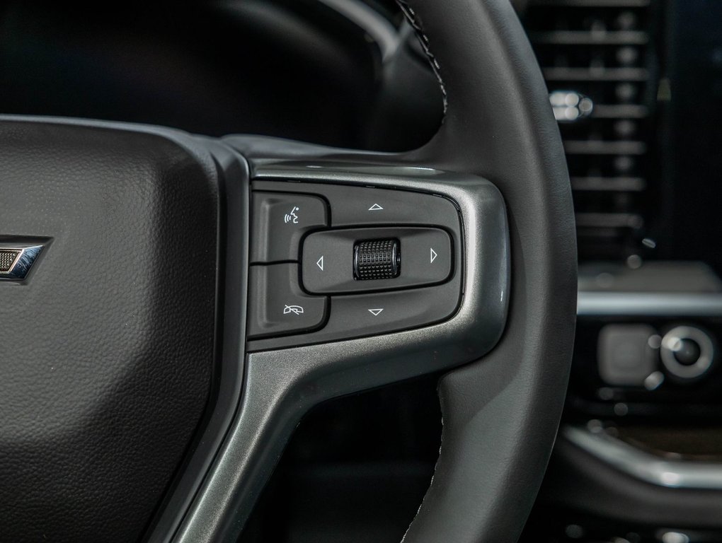 2025 Chevrolet Silverado 1500 in St-Jérôme, Quebec - 16 - w1024h768px