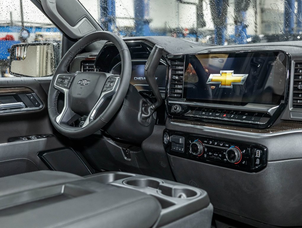 2025 Chevrolet Silverado 1500 in St-Jérôme, Quebec - 31 - w1024h768px