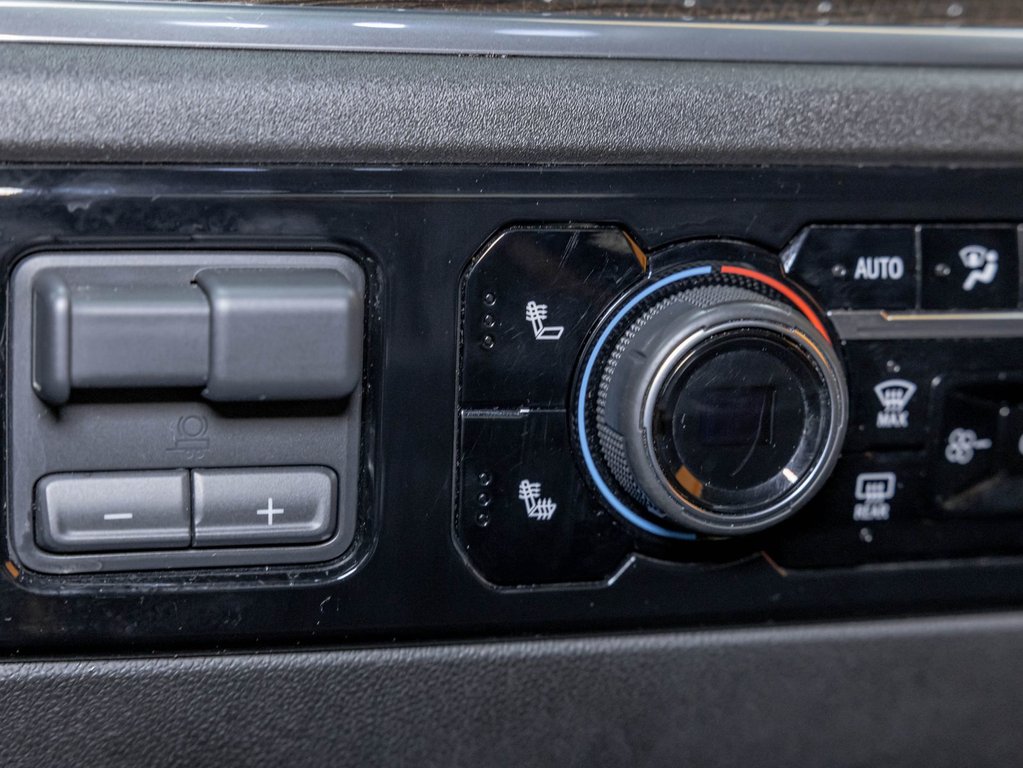 2025 Chevrolet Silverado 1500 in St-Jérôme, Quebec - 21 - w1024h768px