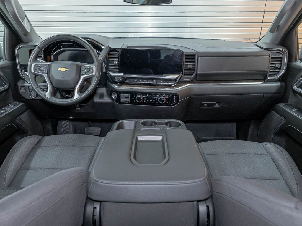 2025 Chevrolet Silverado 1500 in St-Jérôme, Quebec - 11 - w1024h768px
