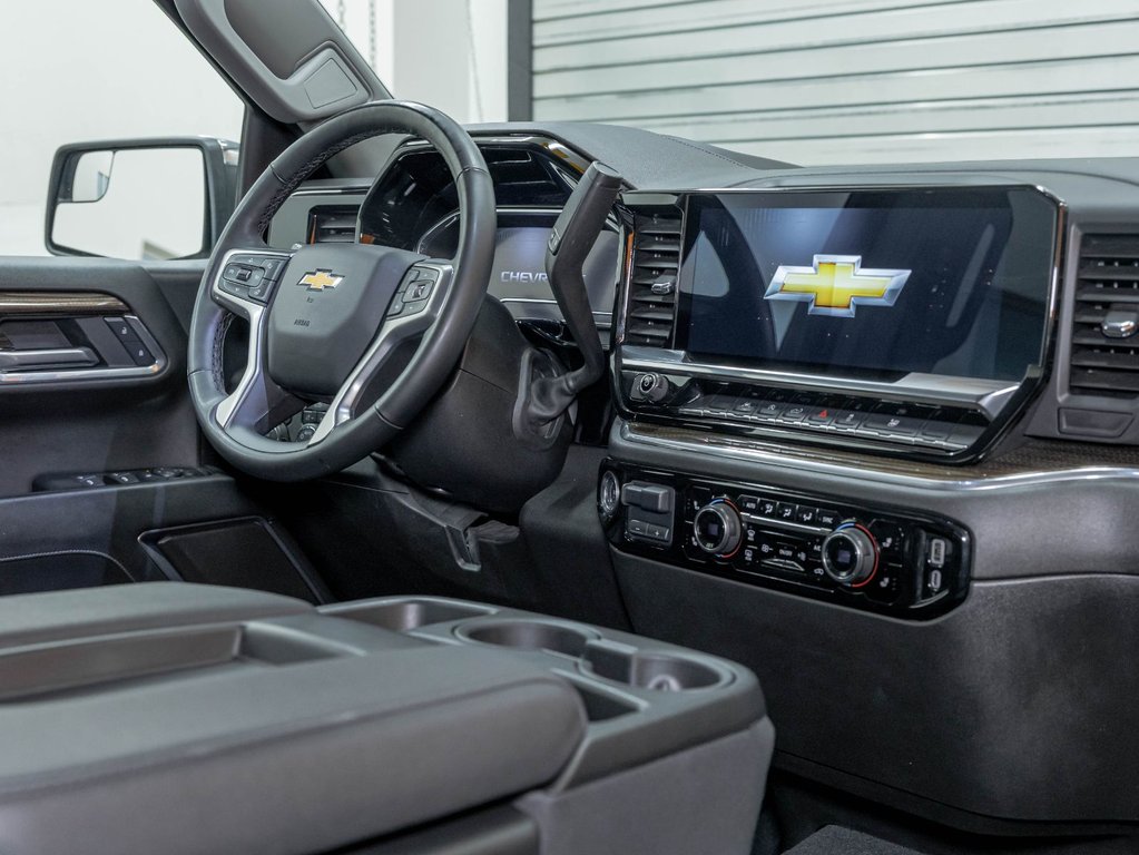2025 Chevrolet Silverado 1500 in St-Jérôme, Quebec - 30 - w1024h768px