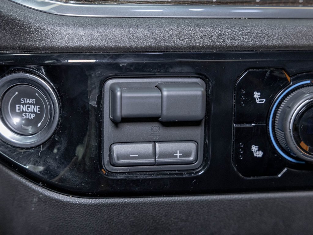 2025 Chevrolet Silverado 1500 in St-Jérôme, Quebec - 24 - w1024h768px
