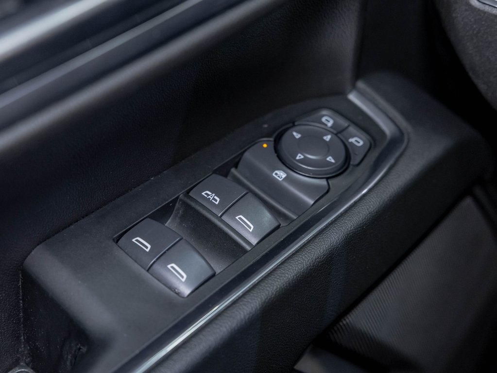 2025 Chevrolet Silverado 1500 in St-Jérôme, Quebec - 28 - w1024h768px