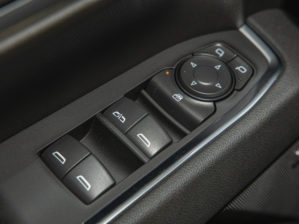 2026 Chevrolet Silverado 1500 in St-Jérôme, Quebec - 27 - w1024h768px