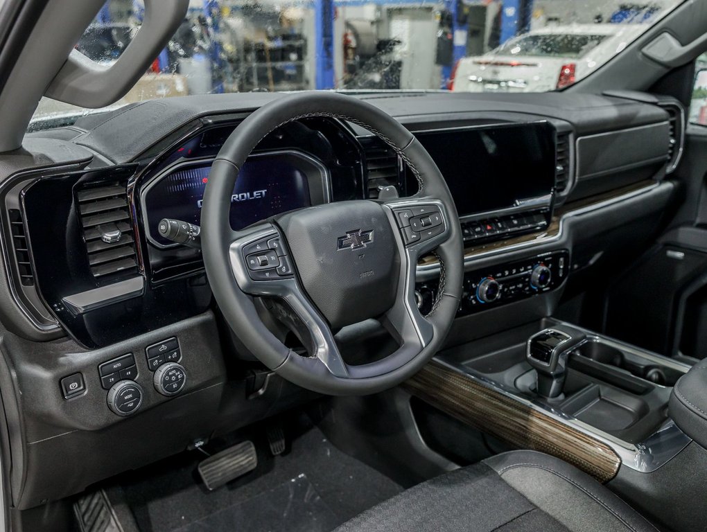2026 Chevrolet Silverado 1500 in St-Jérôme, Quebec - 12 - w1024h768px