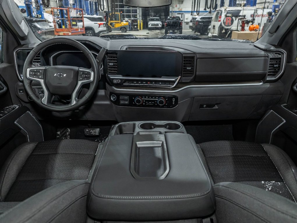 Chevrolet Silverado 1500  2026 à St-Jérôme, Québec - 4 - w1024h768px