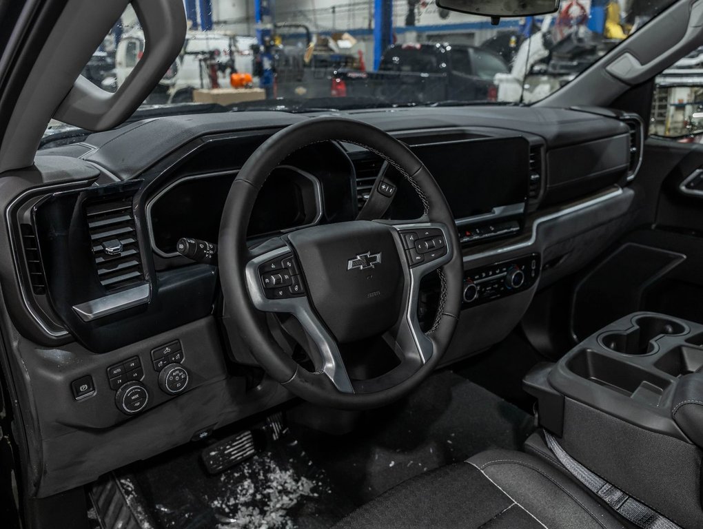Chevrolet Silverado 1500  2026 à St-Jérôme, Québec - 12 - w1024h768px