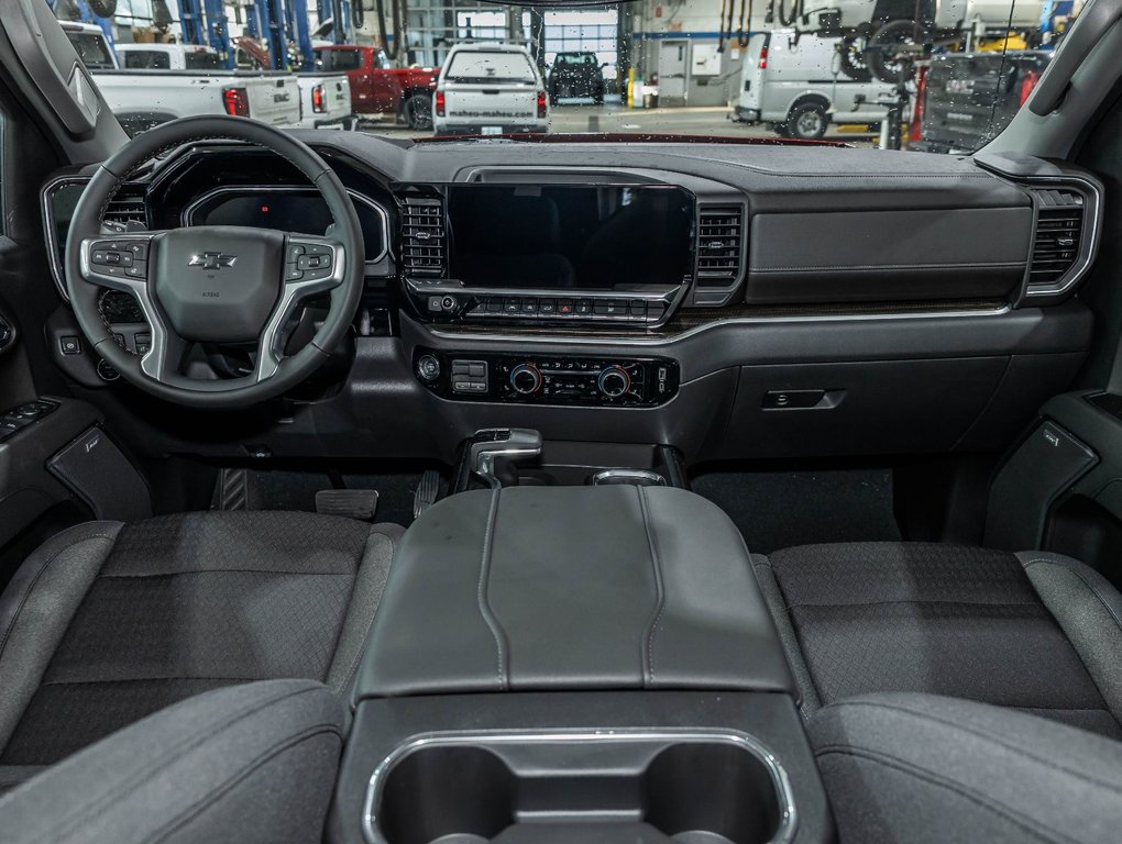 2026 Chevrolet Silverado 1500 in St-Jérôme, Quebec - 4 - w1024h768px
