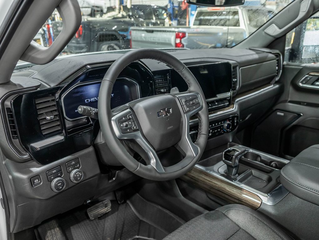 Chevrolet Silverado 1500  2026 à St-Jérôme, Québec - 12 - w1024h768px