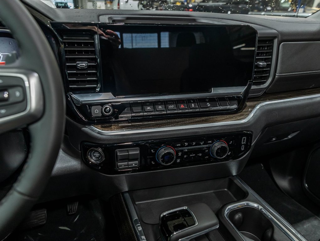 2026 Chevrolet Silverado 1500 in St-Jérôme, Quebec - 19 - w1024h768px