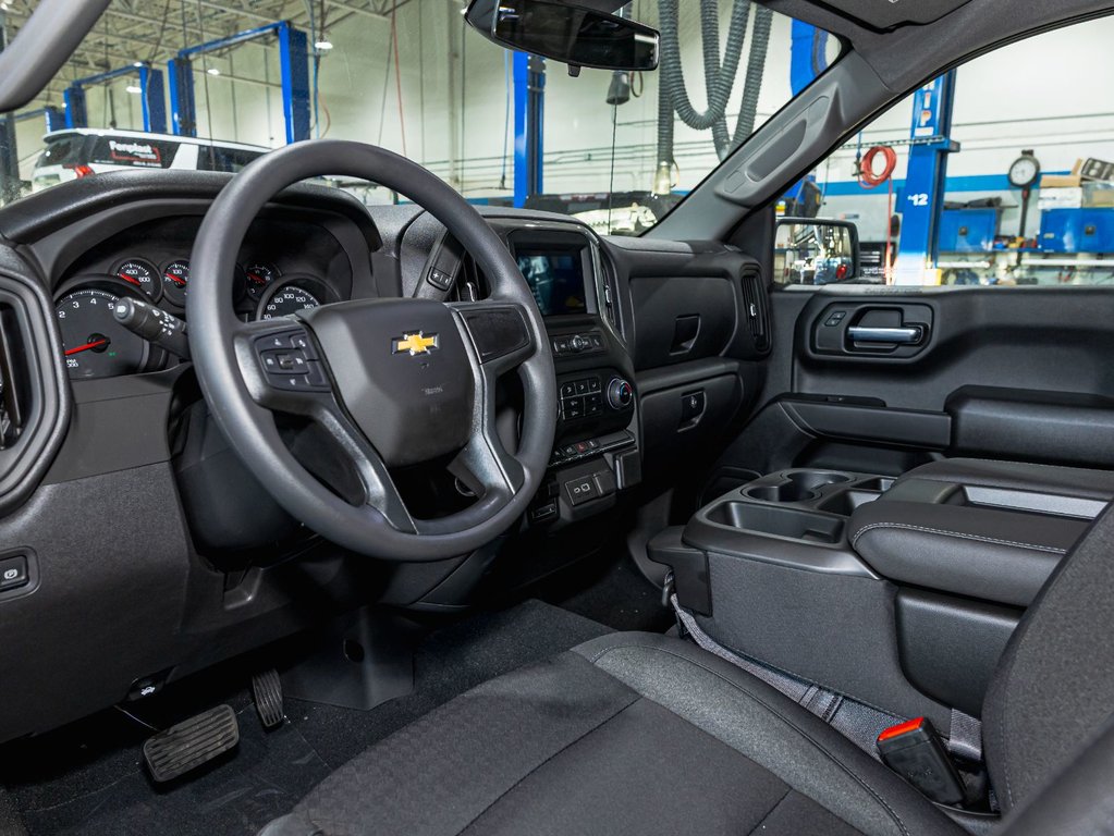 2026 Chevrolet Silverado 1500 in St-Jérôme, Quebec - 11 - w1024h768px