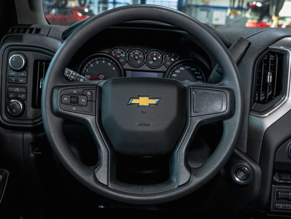 2026 Chevrolet Silverado 1500 in St-Jérôme, Quebec - 12 - w1024h768px