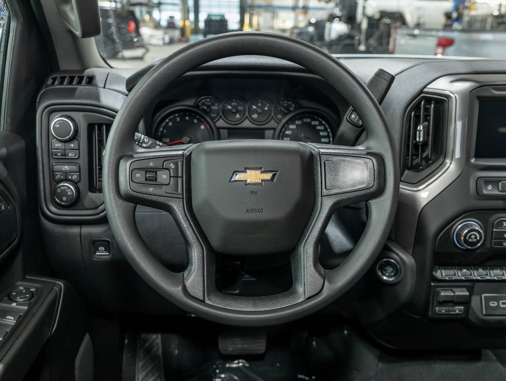 Chevrolet Silverado 1500  2026 à St-Jérôme, Québec - 12 - w1024h768px
