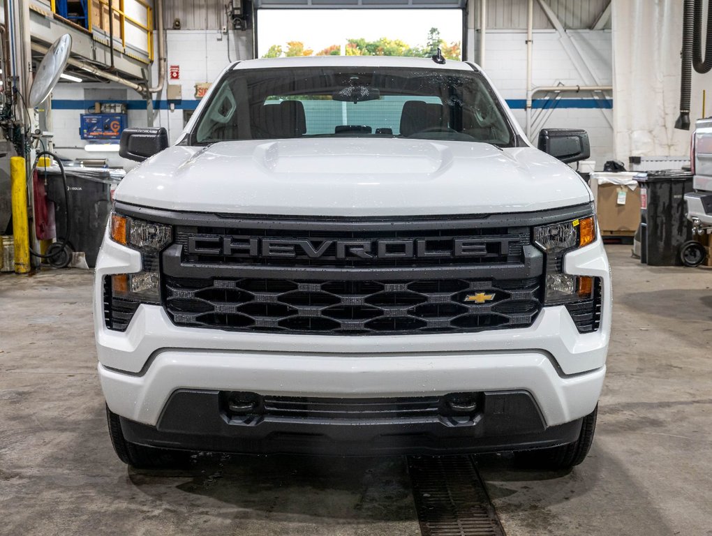 Chevrolet Silverado 1500  2026 à St-Jérôme, Québec - 2 - w1024h768px