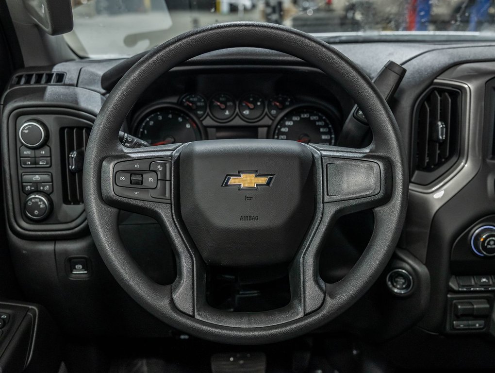 2026 Chevrolet Silverado 1500 in St-Jérôme, Quebec - 12 - w1024h768px