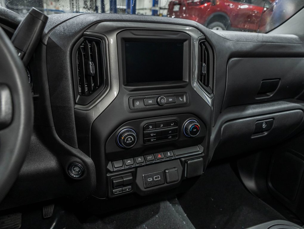 2026 Chevrolet Silverado 1500 in St-Jérôme, Quebec - 18 - w1024h768px