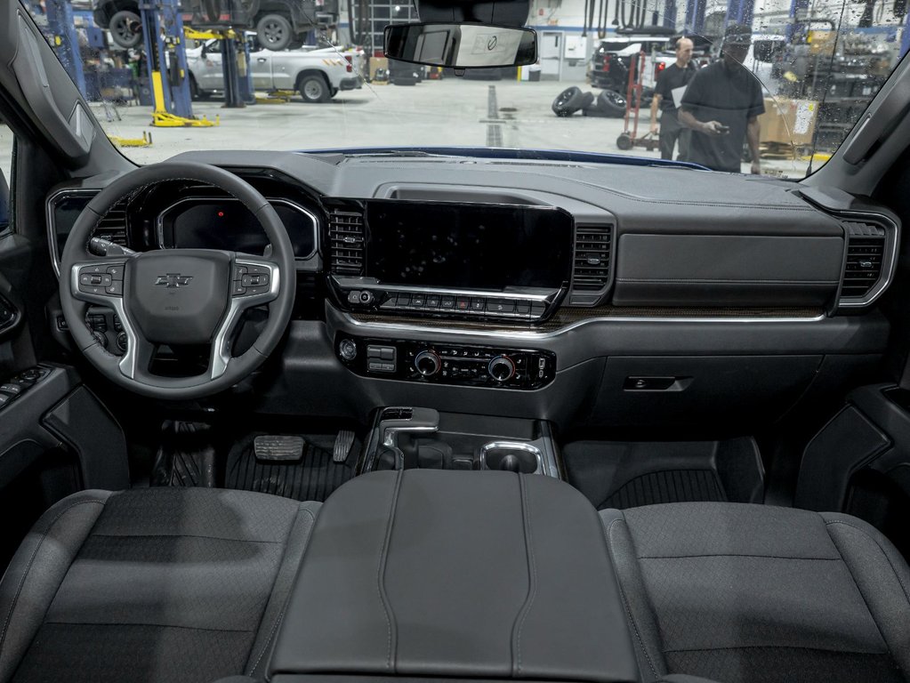 Chevrolet Silverado 1500  2026 à St-Jérôme, Québec - 4 - w1024h768px