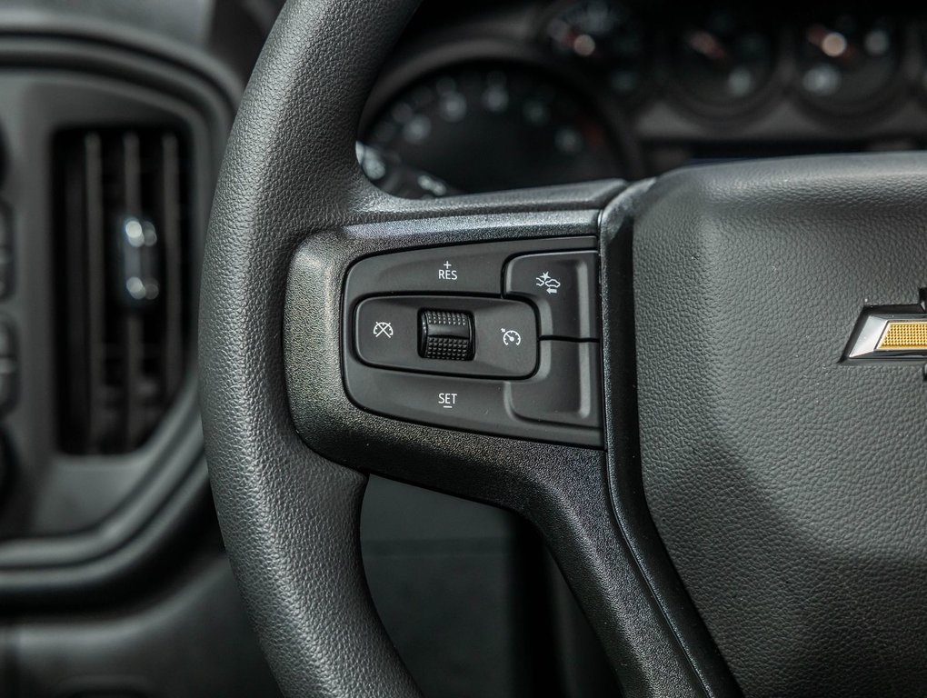 Chevrolet Silverado 1500  2026 à St-Jérôme, Québec - 13 - w1024h768px